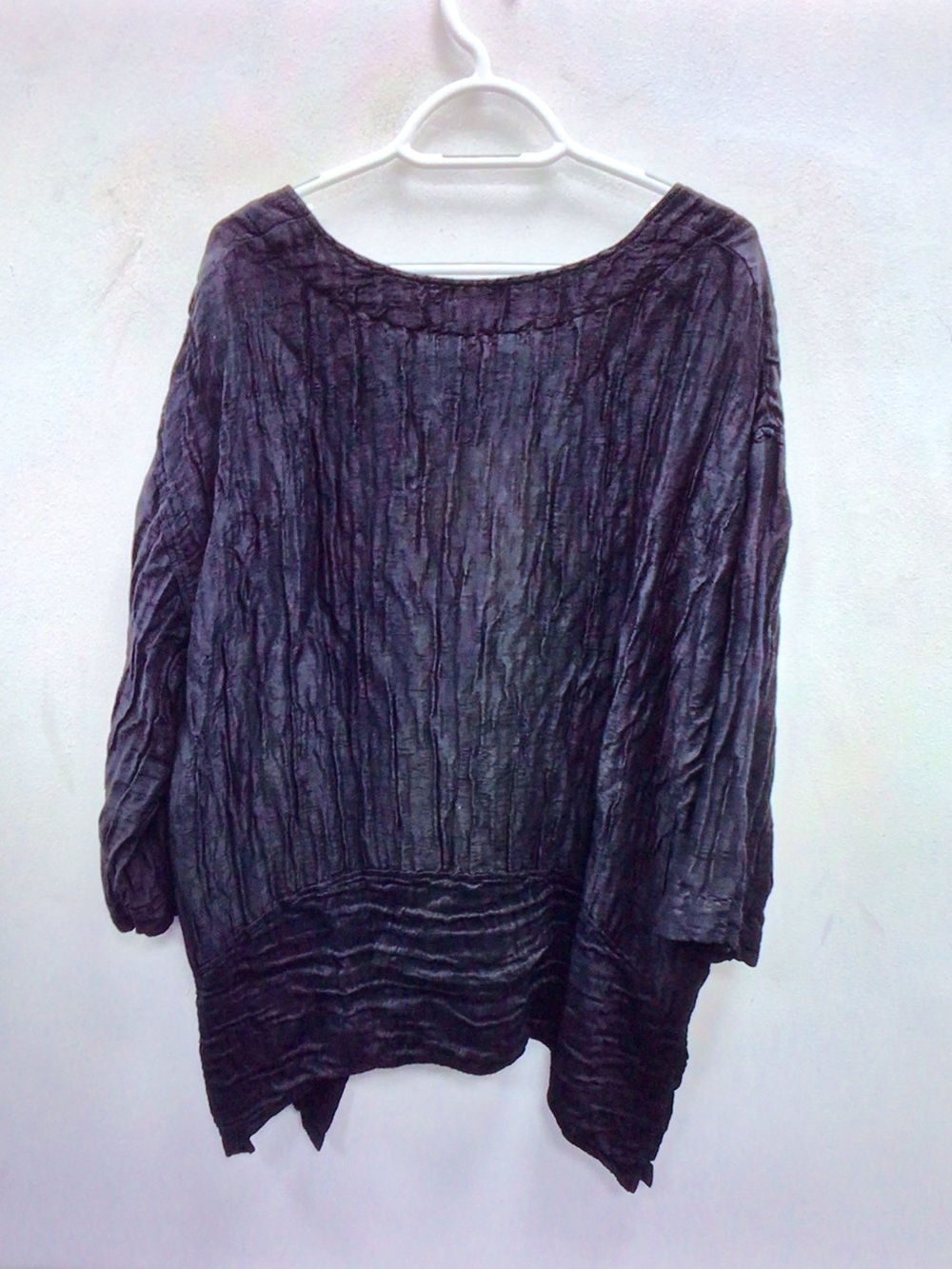 Grizas Textured Scoop-Neck Tunic in Black with Purple Sheen - Picture 4 of 6